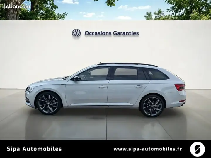 Skoda Superb 2023 photo 2