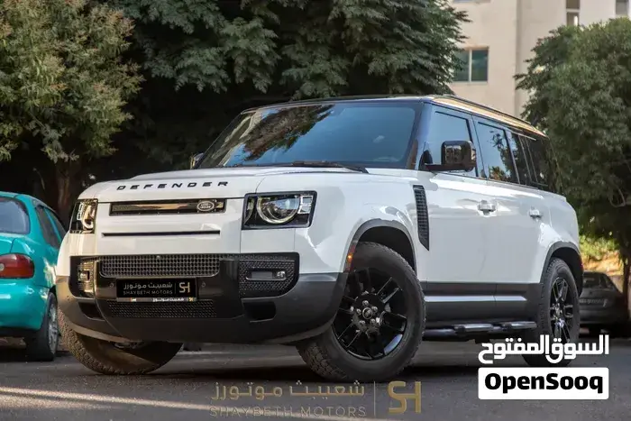 Land Rover Defender 2024 photo 2