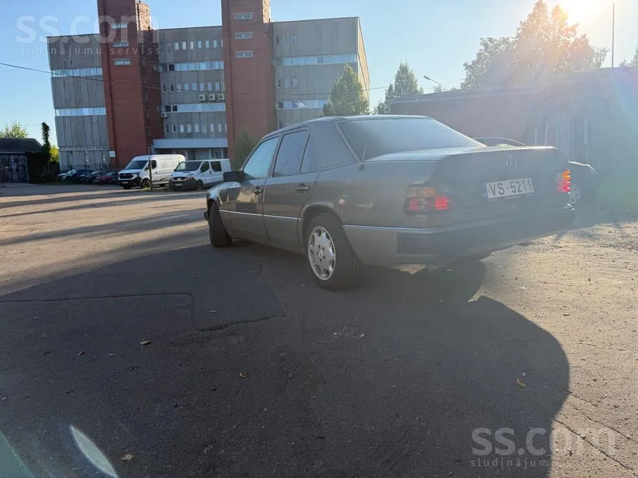 Mercedes-Benz 260E 1992 photo 2