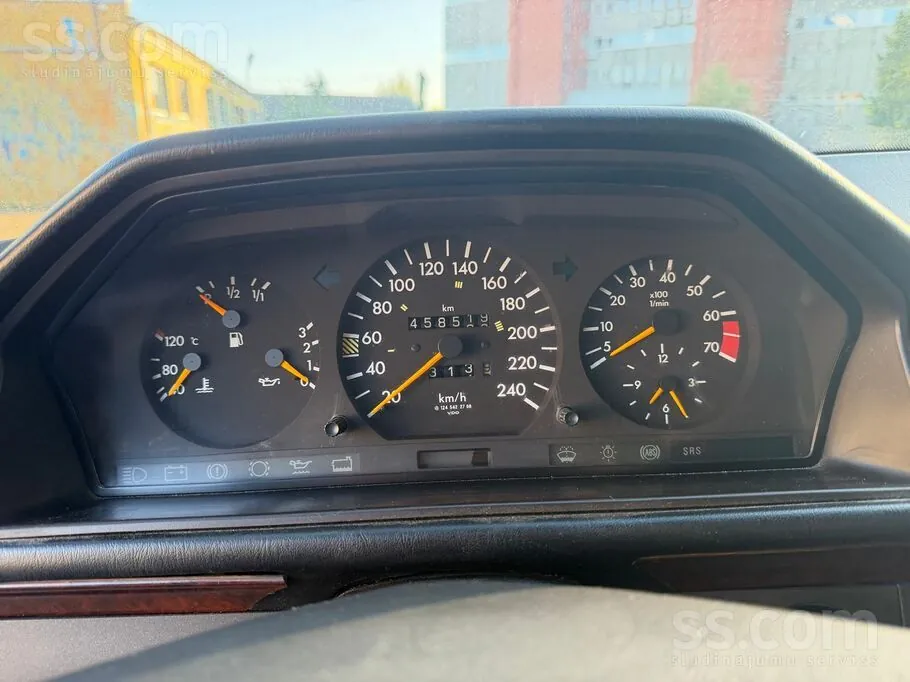 Mercedes-Benz 260E 1992 photo 5
