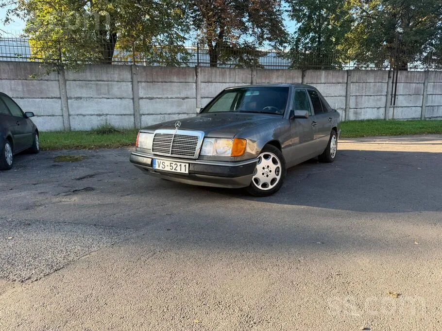 Mercedes-Benz 260E