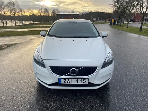 Volvo V40 2018 photo 2