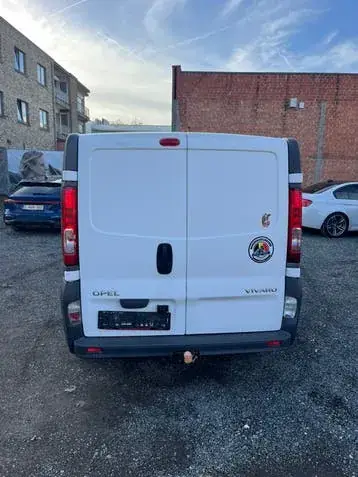 Opel Vivaro 2011 photo 3
