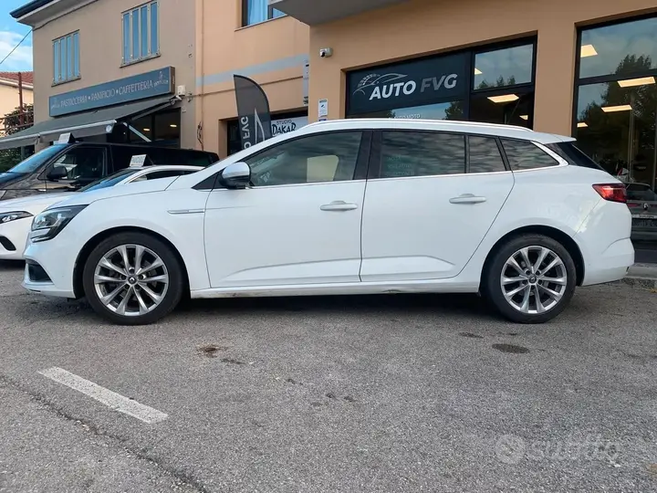 Renault Megane 2018 photo 2