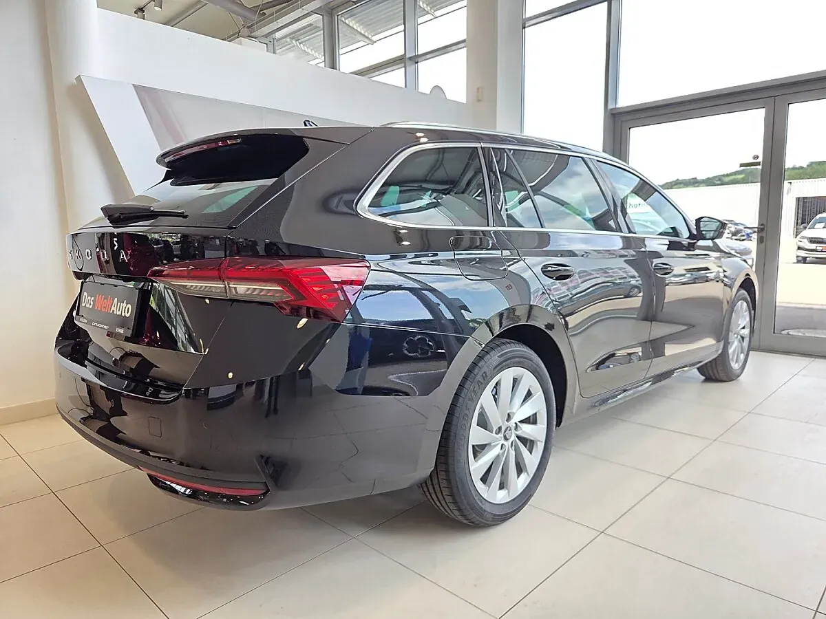 Skoda Octavia 2026 photo 2