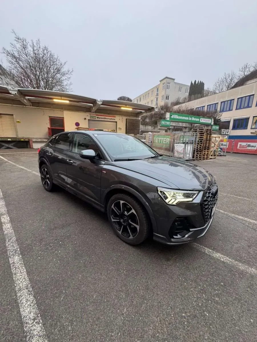 Audi Q3 2024 photo 2