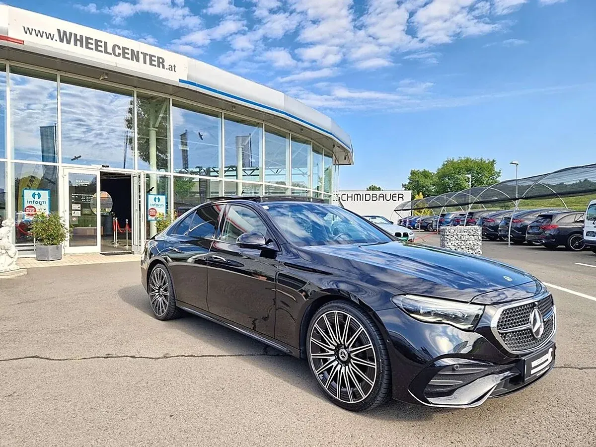 Mercedes-Benz E-Class 2024 photo 3