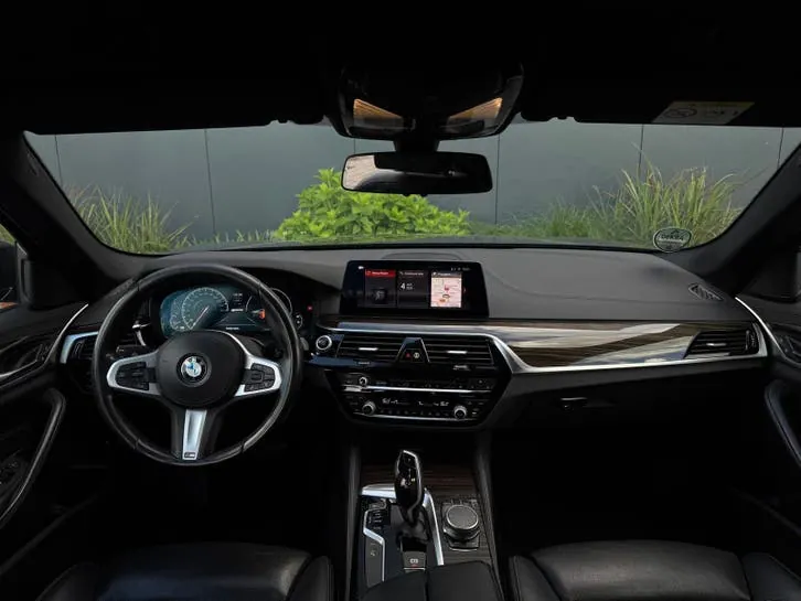 BMW 5-Serie 2018 photo 2