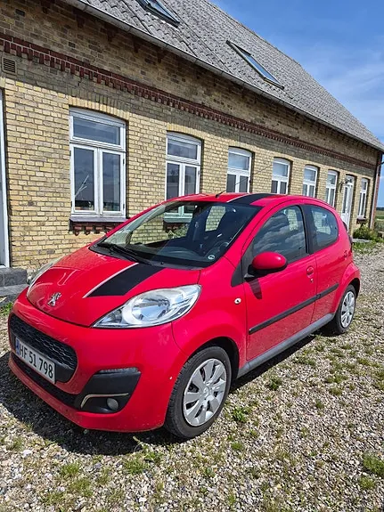 Peugeot 107 2012 photo 2