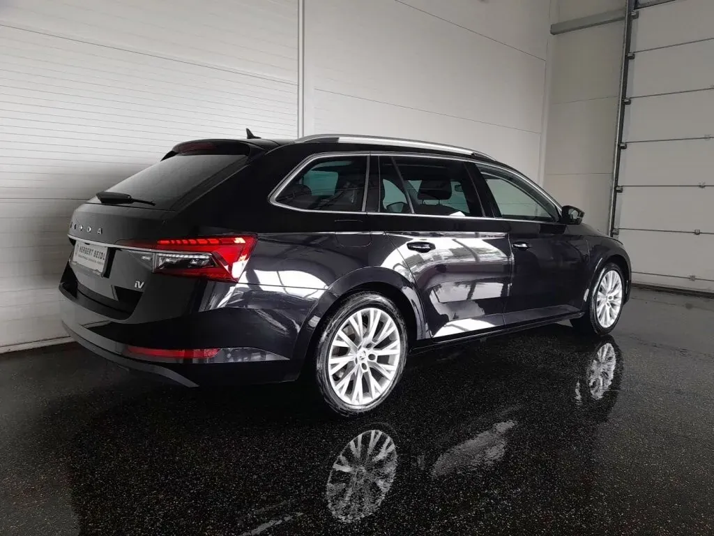 Skoda Superb 2023 photo 2