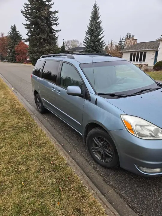 Toyota Sienna 2004 photo 4