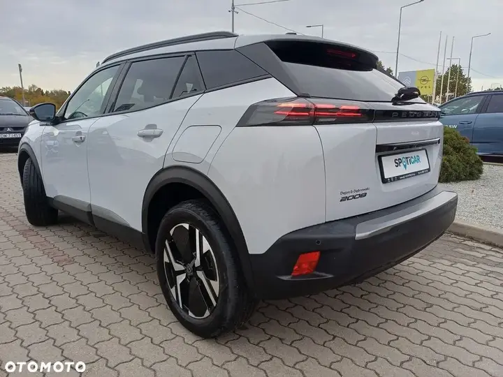 Peugeot 2008 2023 photo 4
