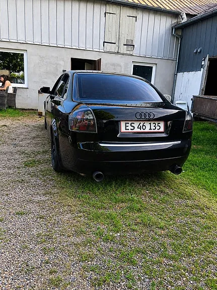 Audi A4 2002 photo 2
