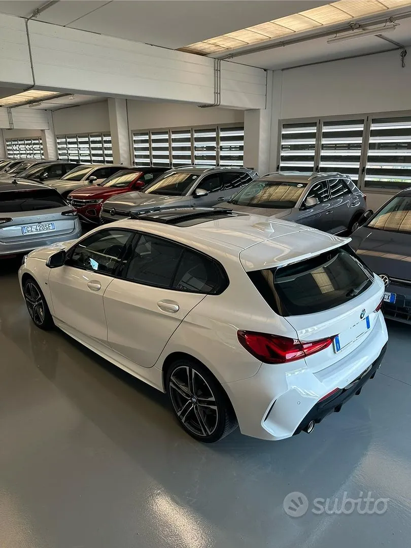 BMW 1 Series 2022 photo 2
