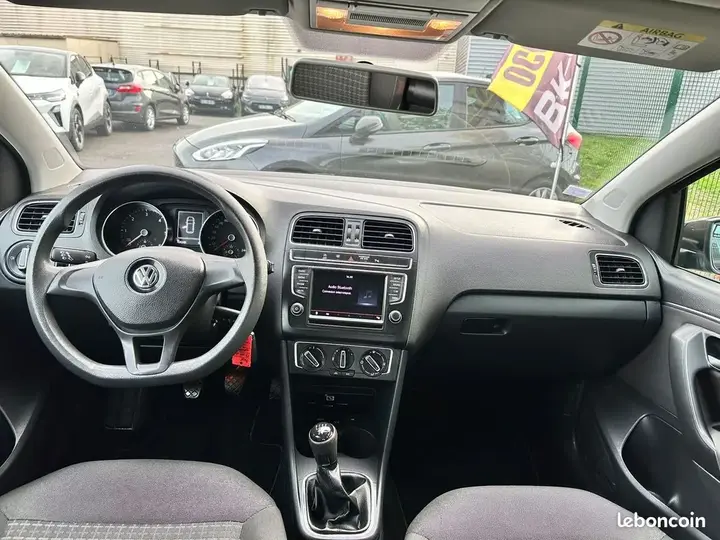 Volkswagen Polo 2015 photo 4