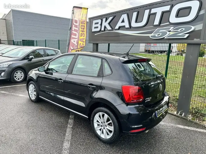 Volkswagen Polo 2015 photo 2