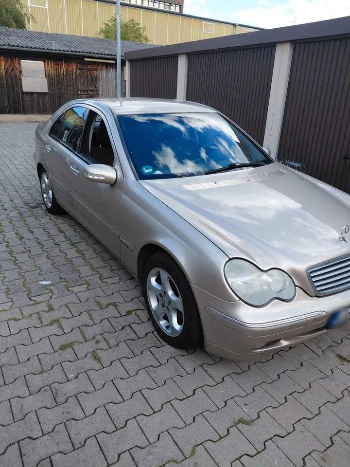 Mercedes-Benz C 180