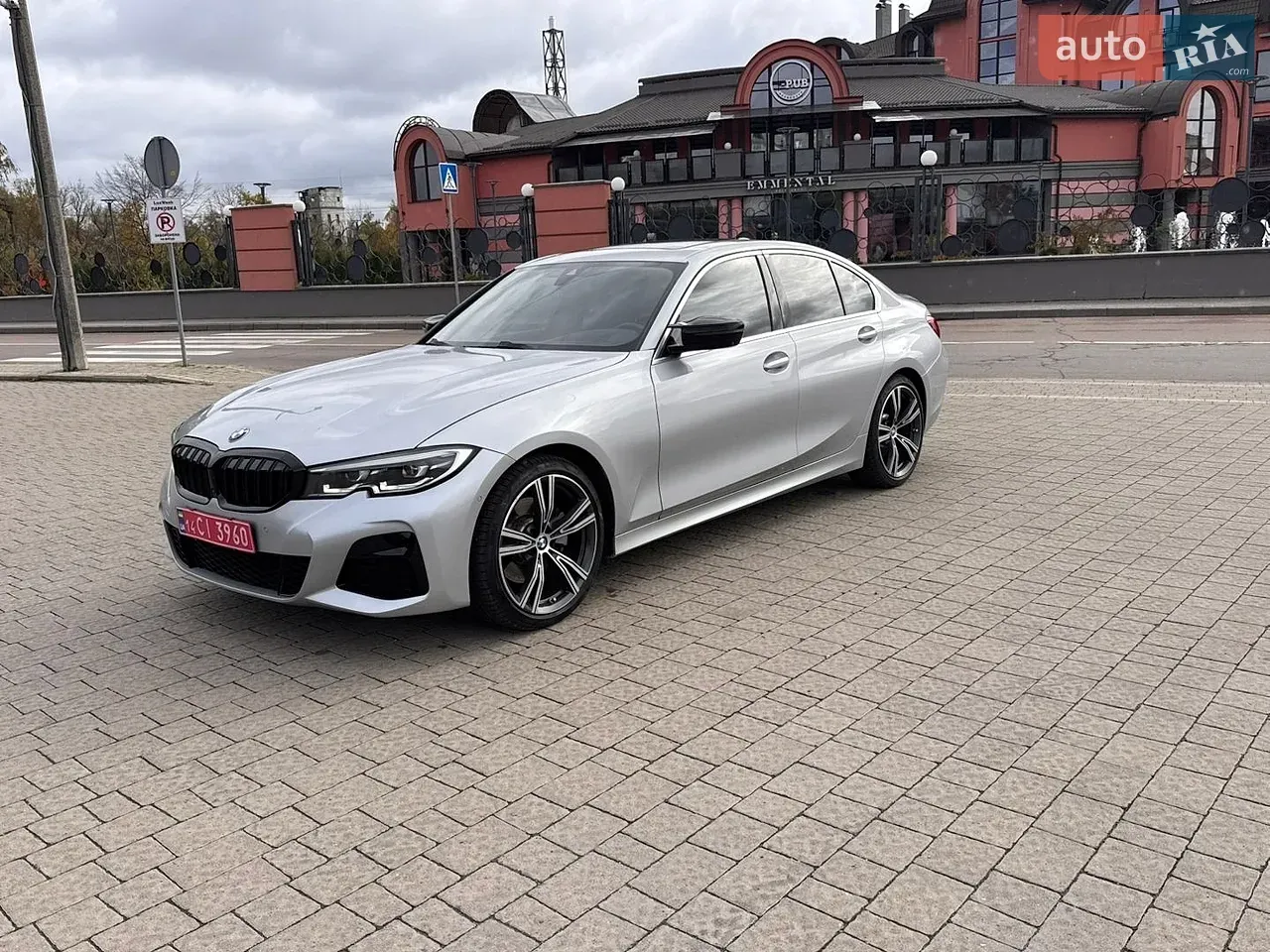 BMW 3 Series 2019 photo 5