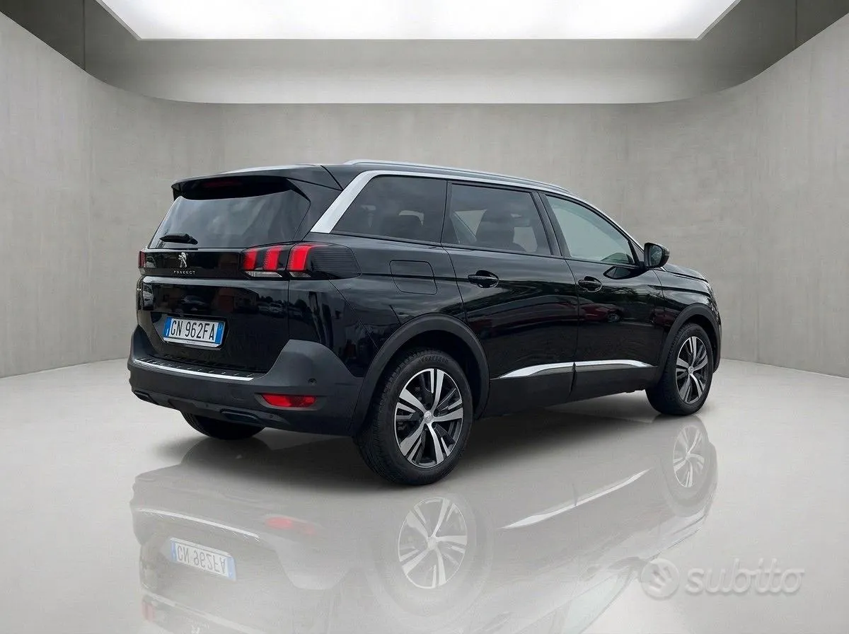 Peugeot 5008 2022 photo 4