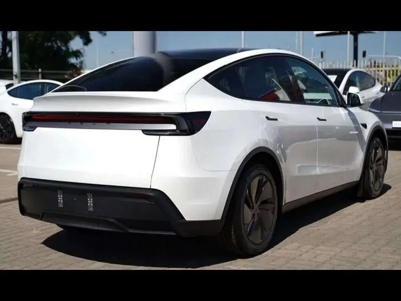 Tesla Model Y 2026 photo 5