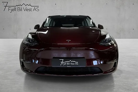 Tesla Model Y 2025 photo 4