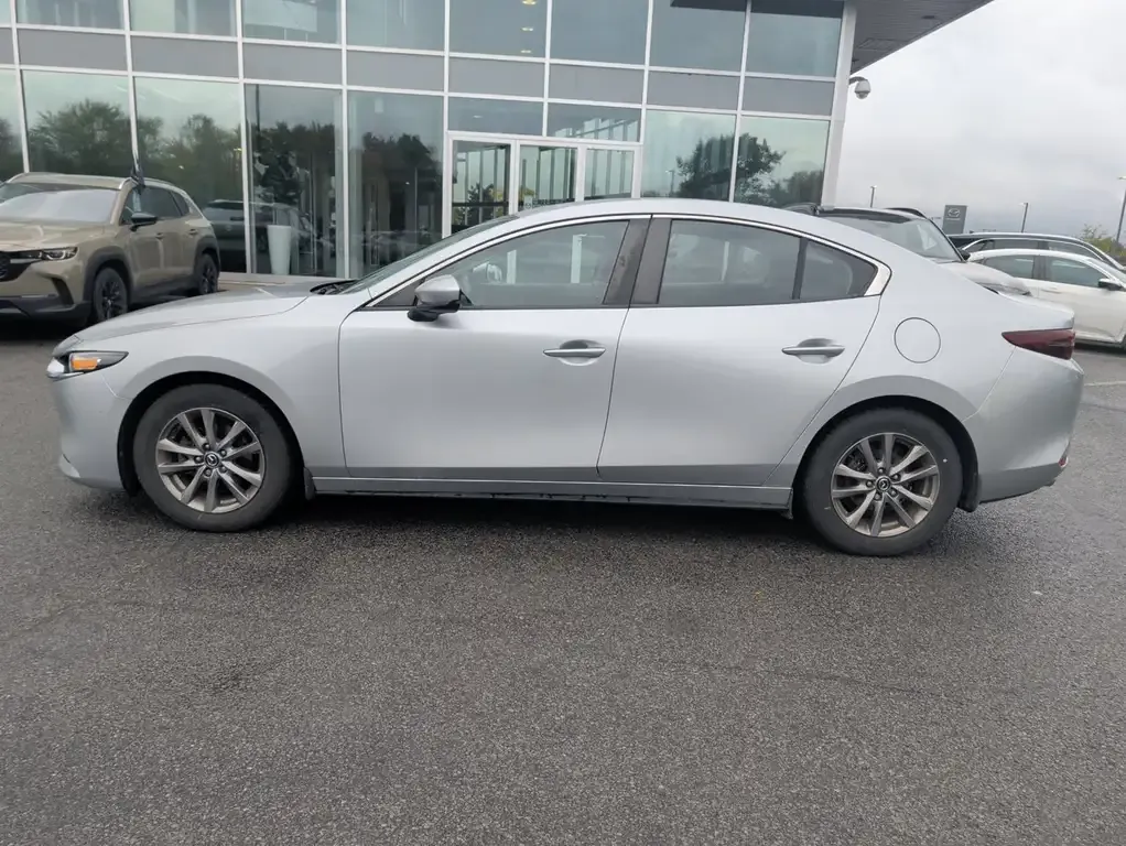 Mazda 3 2019 photo 2
