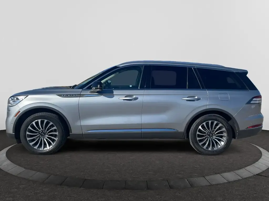 Lincoln Aviator 2023 photo 2