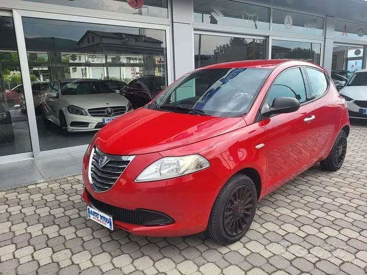 Lancia Ypsilon 2014 photo 2