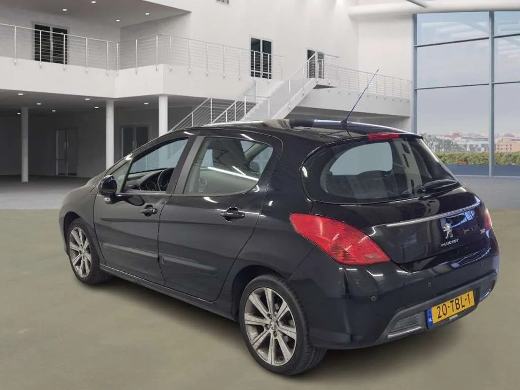 Peugeot 308 2012 photo 2