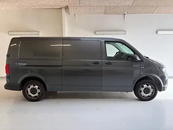 Volkswagen Transporter 2018 photo 2