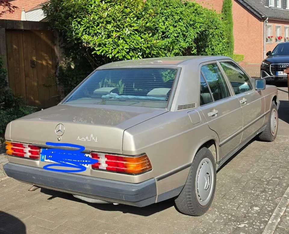 Mercedes-Benz 190E