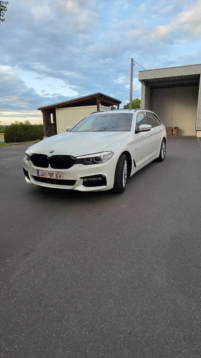 BMW 5 Series 2018 photo 2