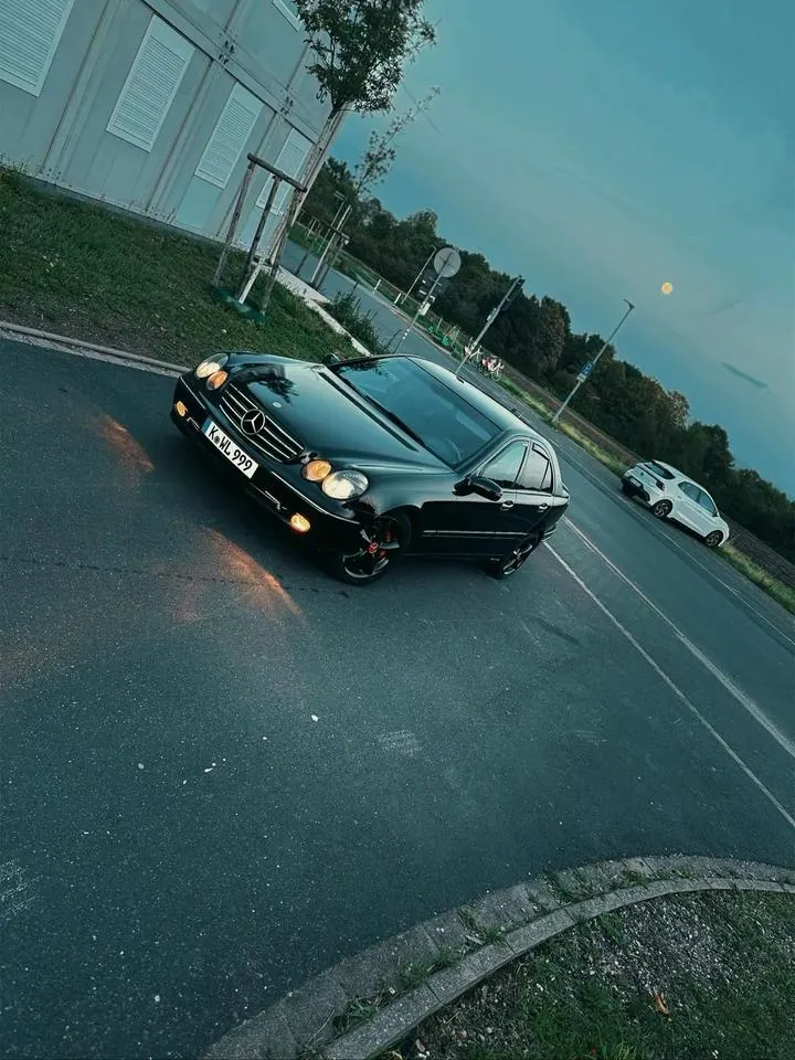Mercedes-Benz C180