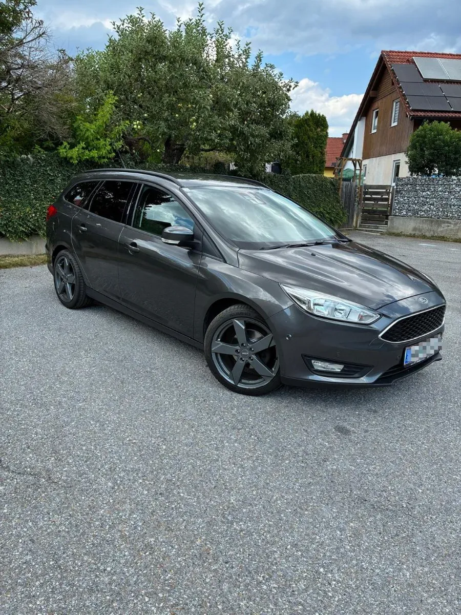 Ford Focus 2016 photo 2