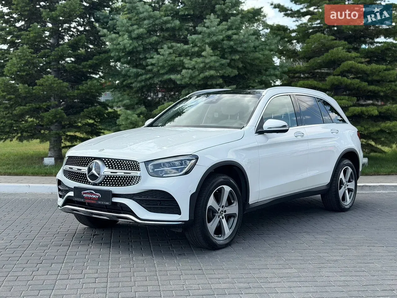 Mercedes-Benz Glc-Class 2022 photo 2