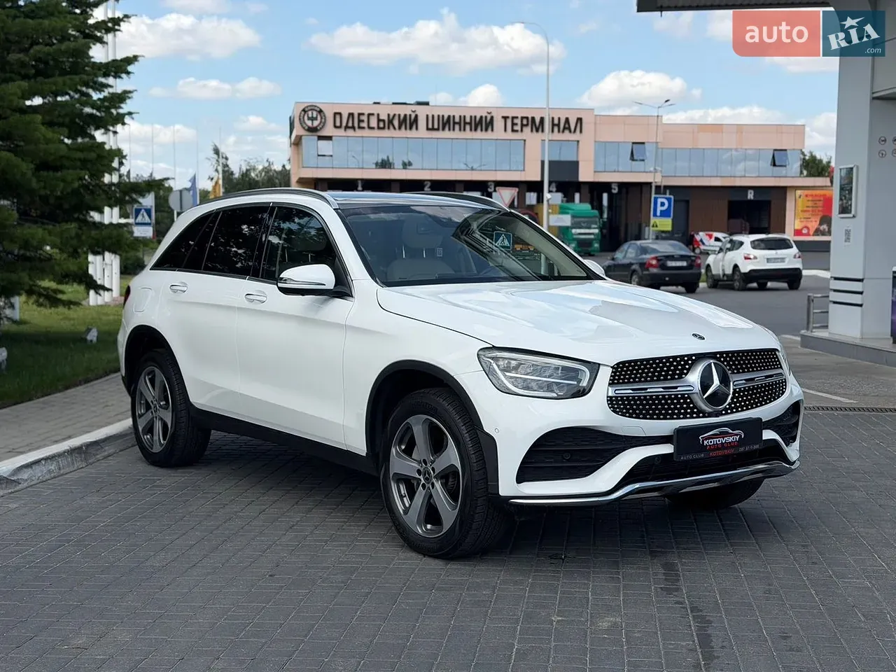 Mercedes-Benz Glc-Class 2022 photo 4