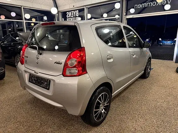 Suzuki Alto 2010 photo 3