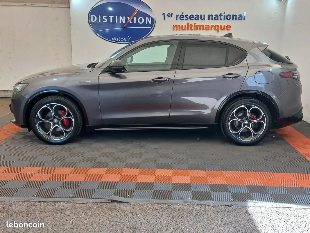 Alfa Romeo Stelvio 2024 photo 3
