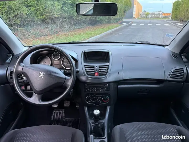 Peugeot 206 2010 photo 4