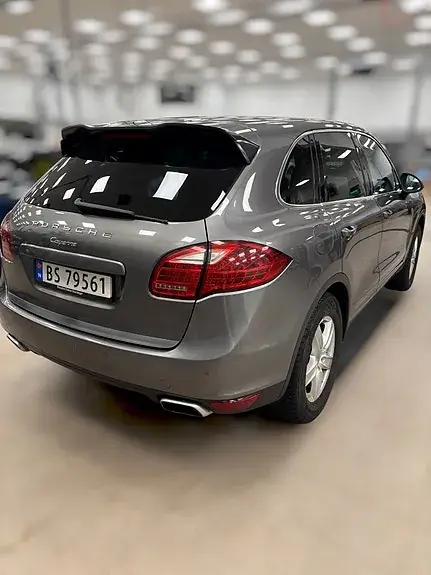 Porsche Cayenne 2012 photo 4