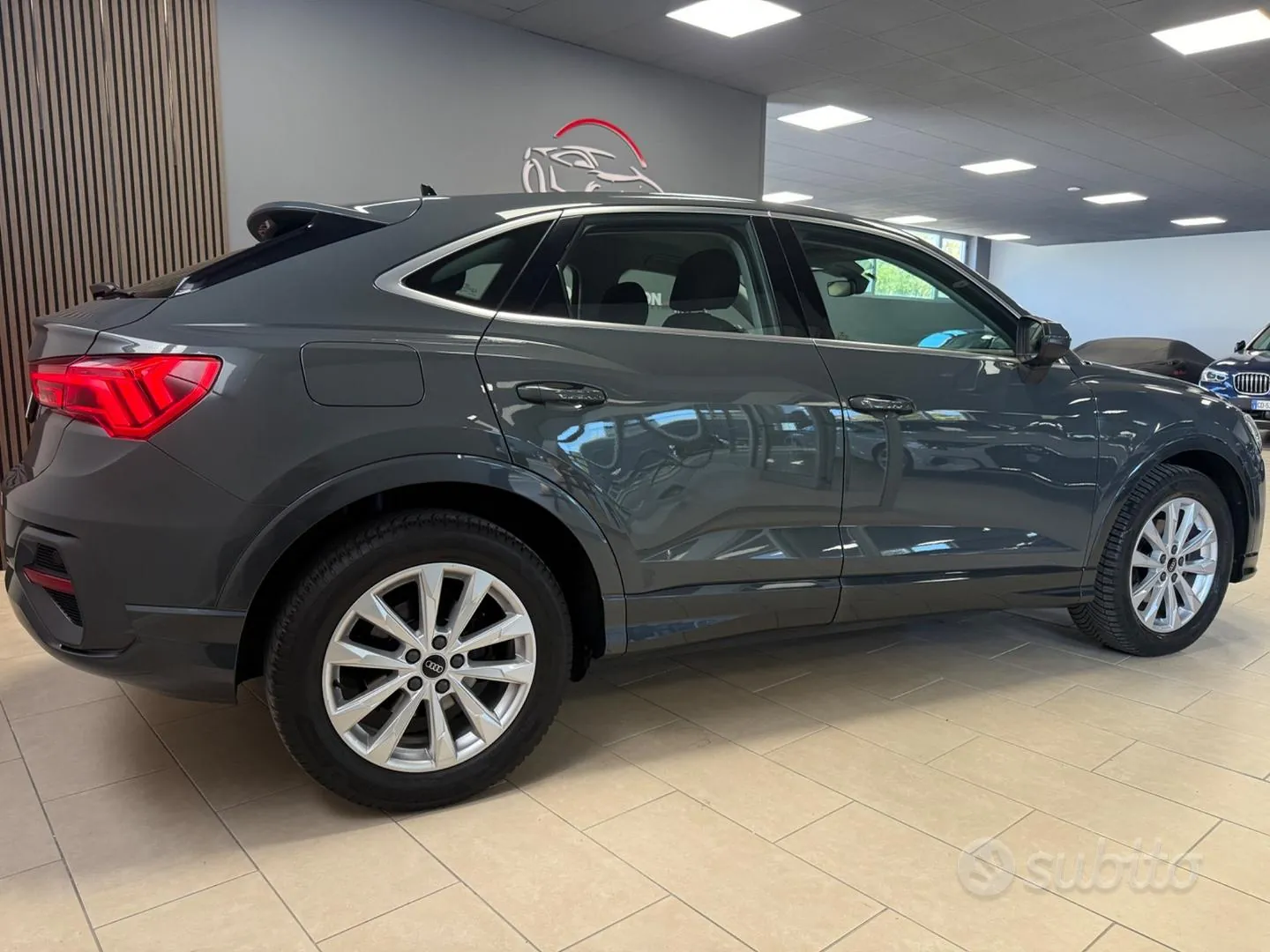 Audi Q3 2022 photo 2