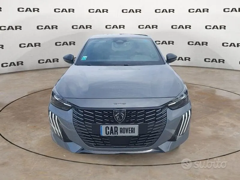 Peugeot 208 2025 photo 2