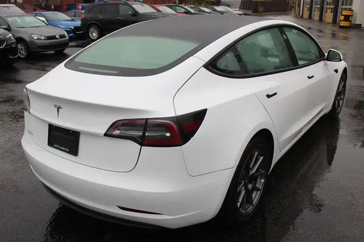 Tesla Model 3 2022 photo 4