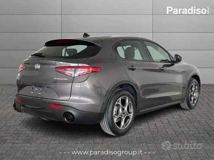 Alfa Romeo Stelvio 2025 photo 2