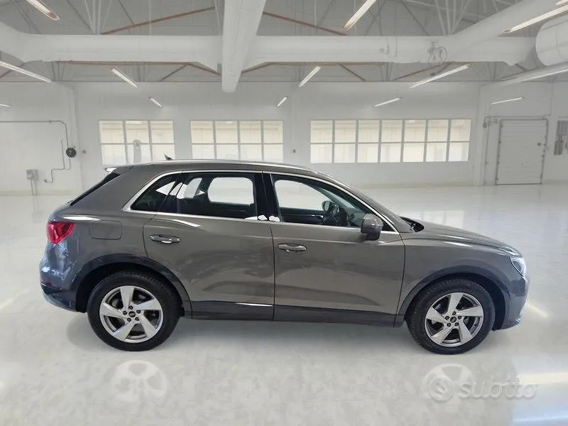 Audi Q3 2023 photo 3