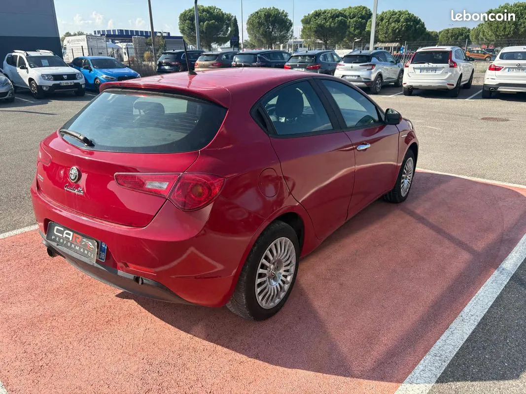 Alfa Romeo Giulietta 2015 photo 3