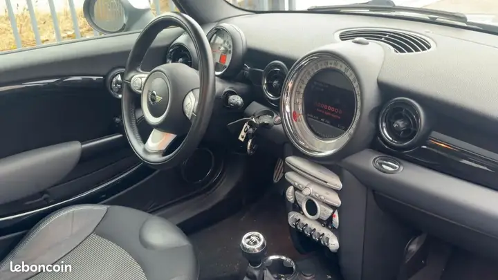 Mini Cooper S 2010 photo 3