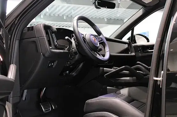 Porsche Cayenne S 2026 photo 3
