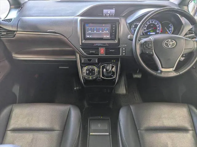 Toyota Esquaia 2014 photo 3