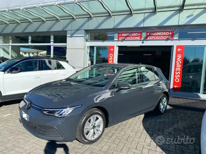 Volkswagen Golf 2023 photo 2